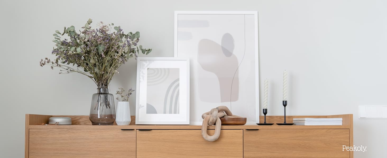 Peakoly acacia wood chain placed in wooden bowl as sideboard decor