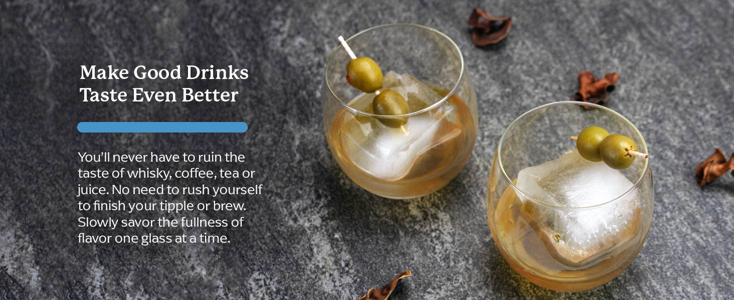 2 cocktail drinks with large ice cubes made with ice cube silicone mold
