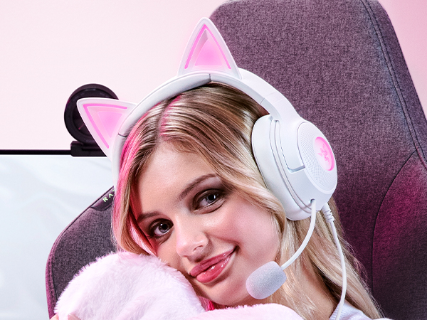over-ear streaming retractable clear voice capture audio customizable RGB LED