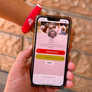 Smart band for kids when lost - easy-to-use tracker bracelet to quickly find your child