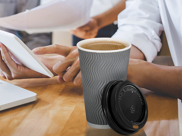 coffee cups with lids