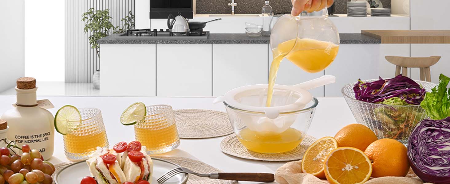 Prepare afternoon tea, squeeze orange juice and filter orange juice, enjoy afternoon tea time