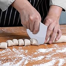 dough scraper