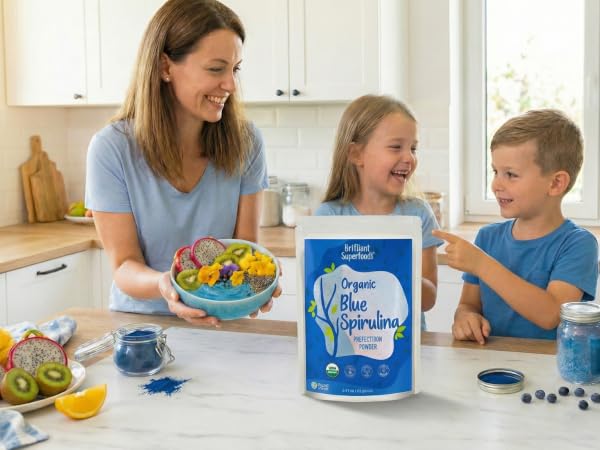 Mom & kids making Organic Blue Spirulina smoothie bowls and blue drinks with Ellie's Best