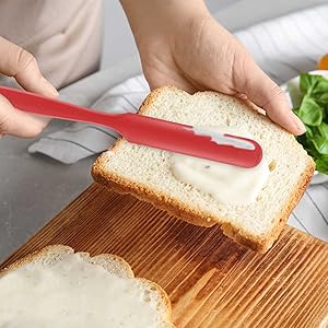 Using a cake spatula silicone, Versatile use.