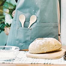 Three handy front pockets APRONS green smock