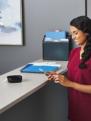 Nurse using bluetooth label maker