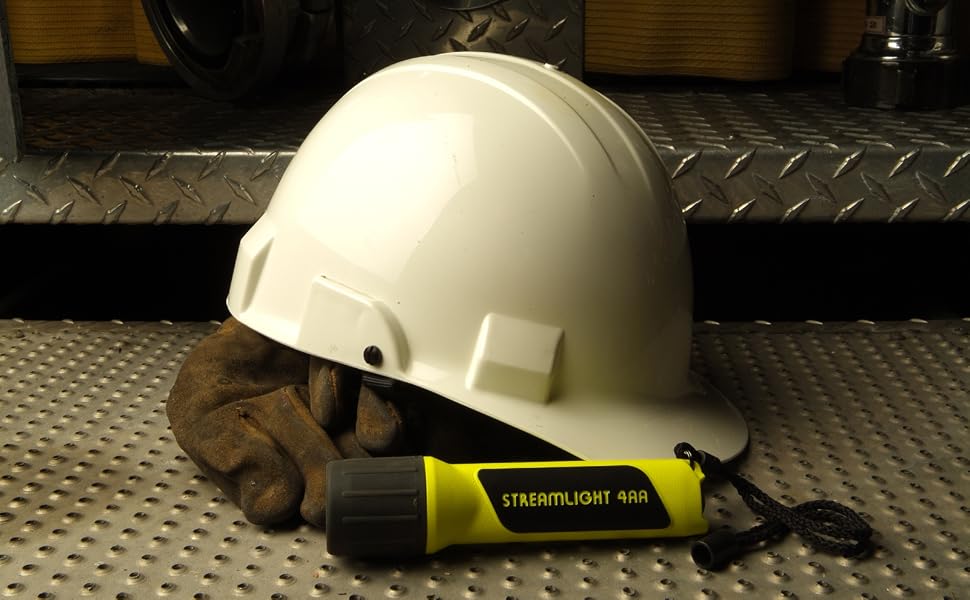 Streamlight 4AA alkaline battery powered multiple LED flashlight ProPolymer handheld illumination