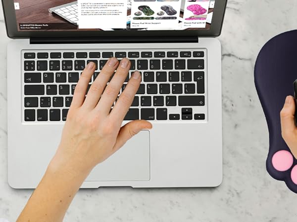 black mouse pads