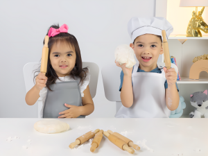 kids playing with sensationlly ot rolling pins