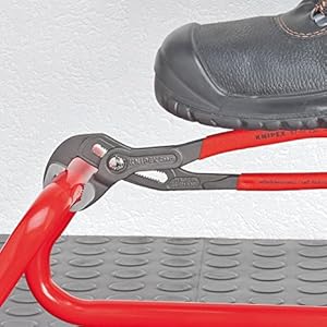 Box-joint design: high stability because of double guide