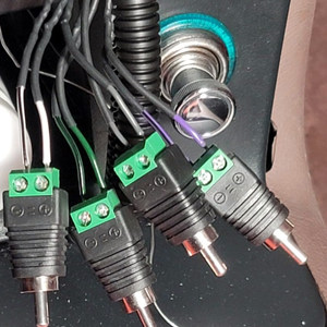 RCA Speaker Wire Connector