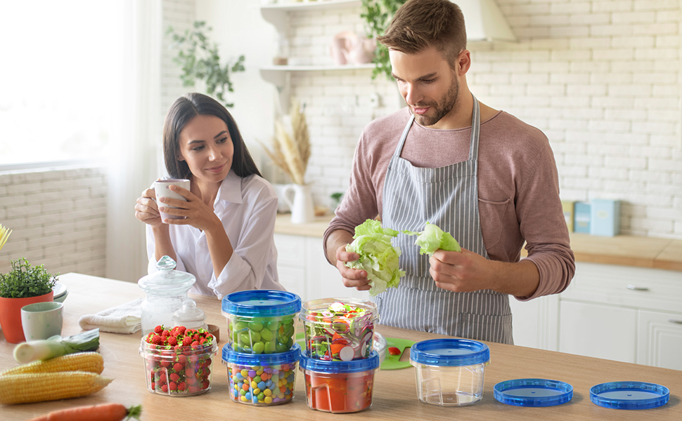 small containers with lids