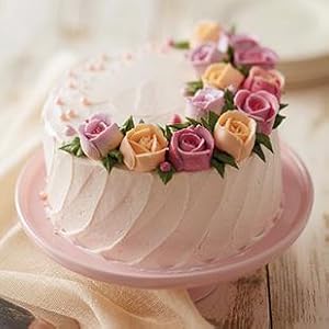 how to, decorate buttercream, buttercream tulip, buttercream icing, piping icing