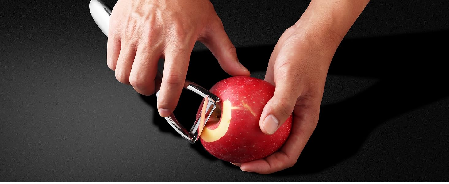 Vegetable peelers for kitchen follows contours, peels precisely and minimizes waste