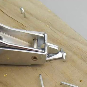 staple puller tool
