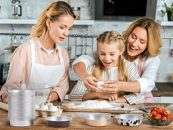 Share happy cooking time with family, always there are Beasea colorful mini baking pans