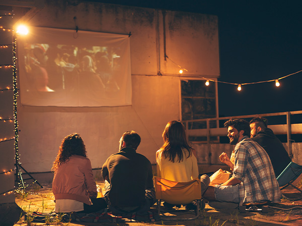 People use Avantree audiplex for outdoor movie party.