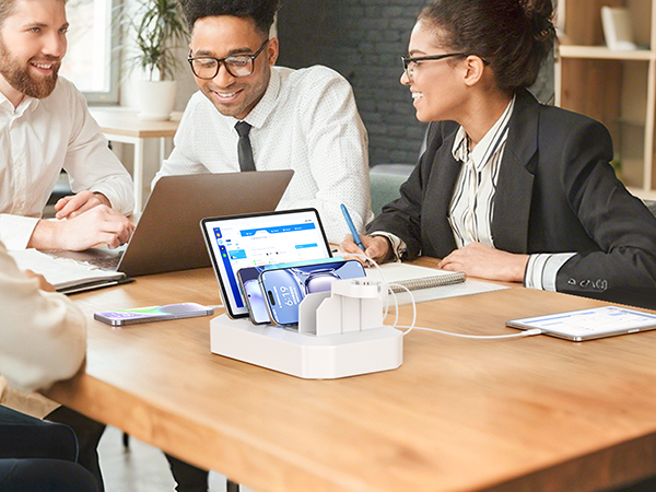 fast charging station for multiple device