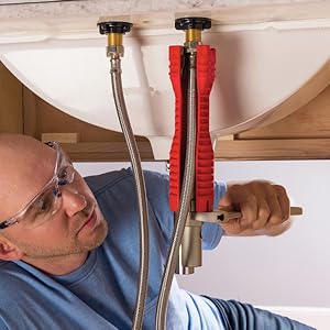 RIDGID EZ Change Plumbing Wrench Faucet Installation and Removal Tool Clears Tight Spaces