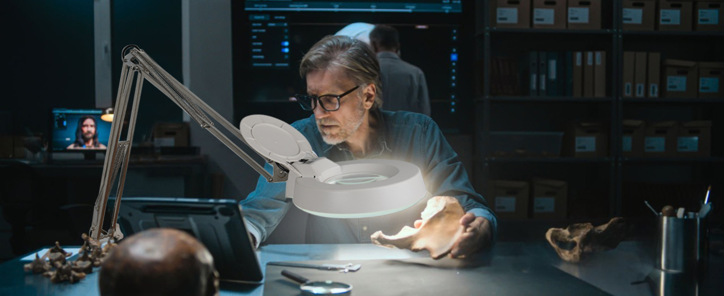 jewelers magnifying glass