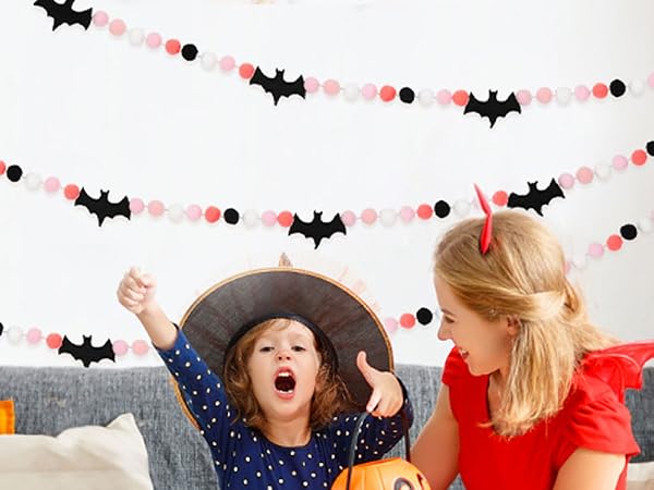 WH5112 8.2Ft Halloween Banner Felt Bats Balls Banner