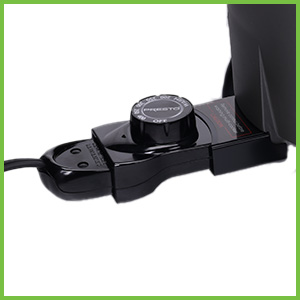 Control Master heat control automatically maintains the proper cooking temperature.