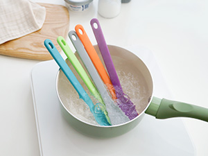 Heat-resistant silicone mini spatulas safe for boiling water sterilization in under 1 minute