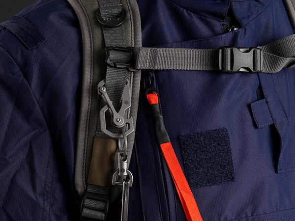 carabiner clasp