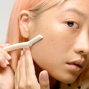 Revlon Defuzzer Facial Blades for Smooth Skin - Peach Fuzz, Brow Shaping, Sideburns & Unwanted Hairs