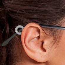 white round eyewear retainer