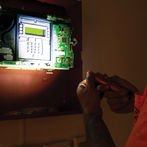 Focus the 350 lumen LED light beam easily with the twist bezel