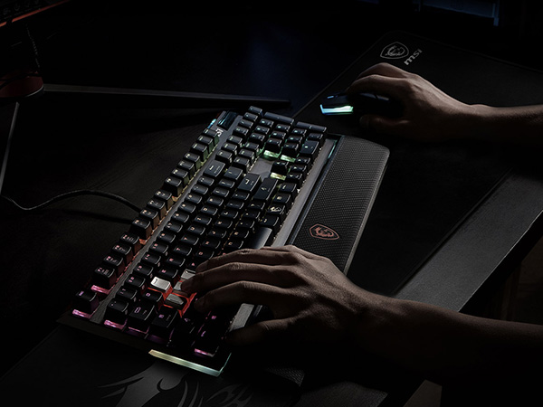 EXTENSIVE SIZE FOR YOUR GAMING GEAR
