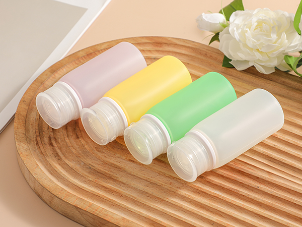 travel bottles, travel size bottles, travel squeeze bottles, silicone travel bottles