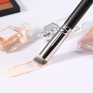 concealer brush under eye 270