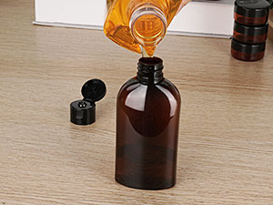 travel shampoo bottles