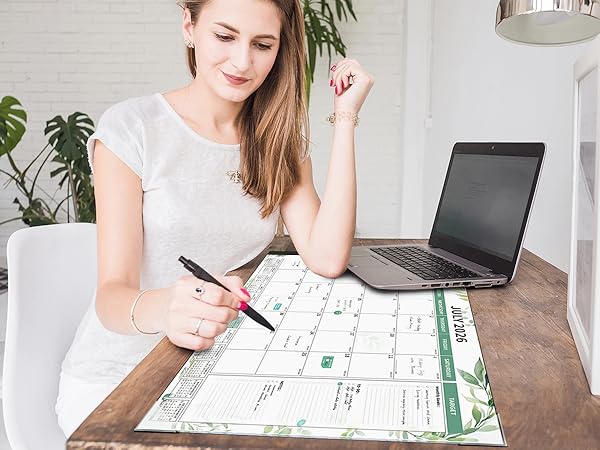 desk calendar