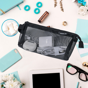 As a 3c bag,you can put yourmouse,phone charger,USB cable and Bluetoothheadset in the pen bag.