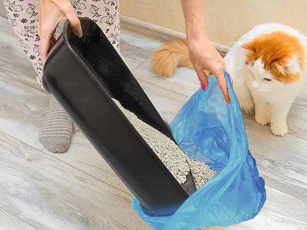 Putting cat litter: the thickness can easily support the cleaning of cat litter
