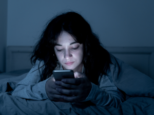 Play phone for a long time