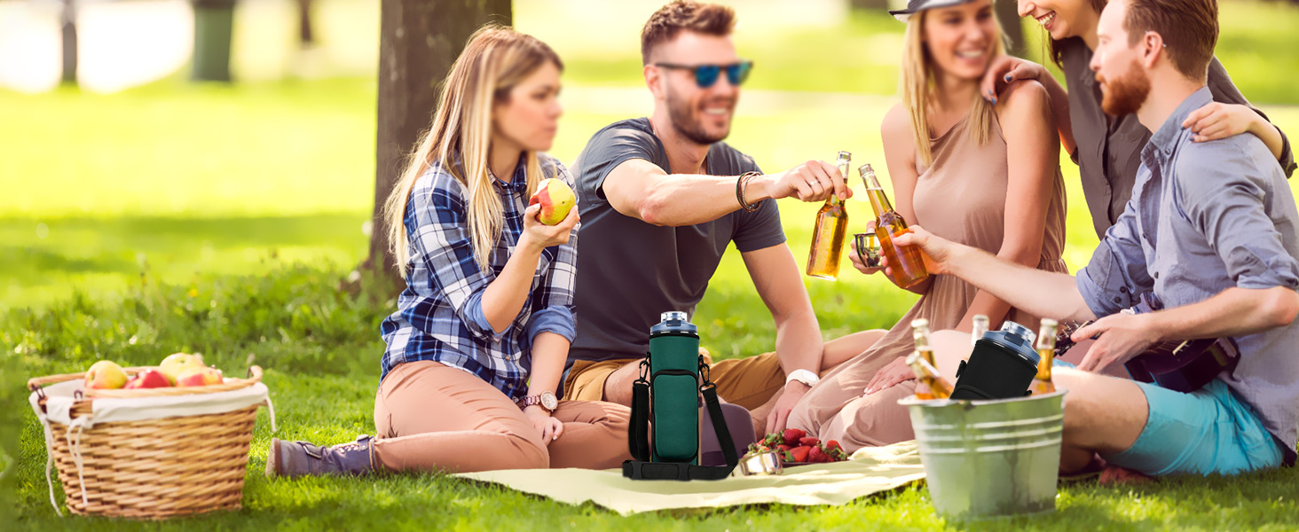 Portable blender travel carrier case