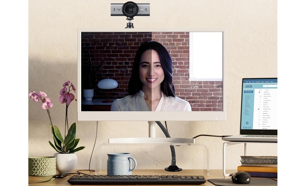 MX Brio 4K Webcam Stand