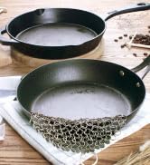 cast iron pan cleaner