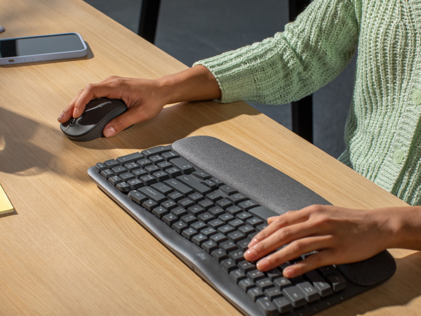 Wave Keys MK670 Combo, Wireless Ergonomic Keyboard with Signature M550 L Wireless Mouse