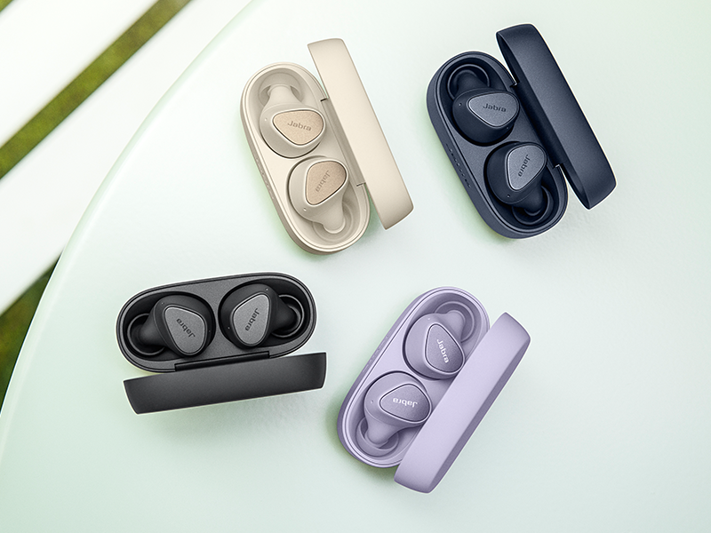With Elite 3, you don’t need to worry. With 7 hours in the buds, a total of 28 hours with the case