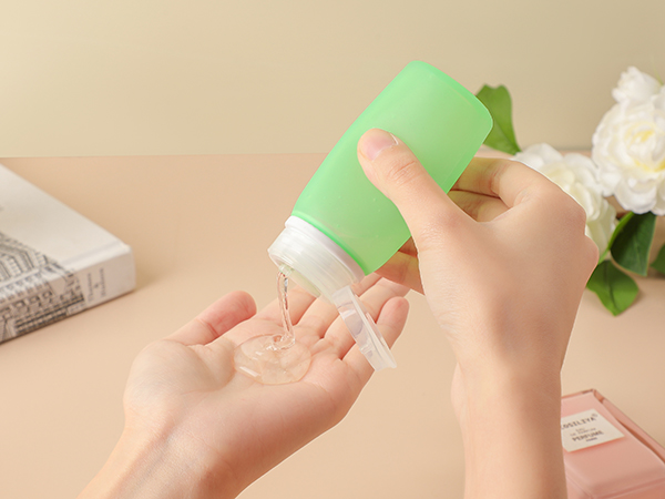 travel bottles, travel size bottles, travel squeeze bottles, silicone travel bottles
