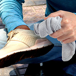 sneaker clean brush, sneaker cleansing brushes, dual sized shoe clean brush, sneaker cleaner