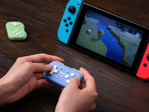 pocket-sized Bluetooth controller. Compatible with Switch and Android.
