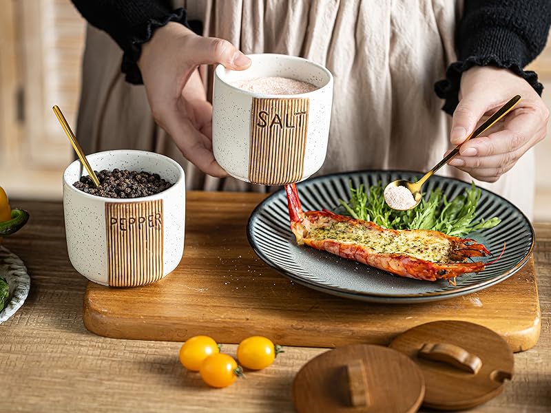salt and pepper bowls with lid