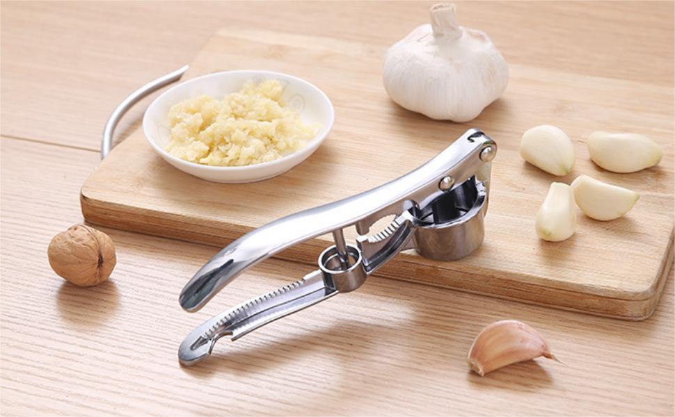 garlic press